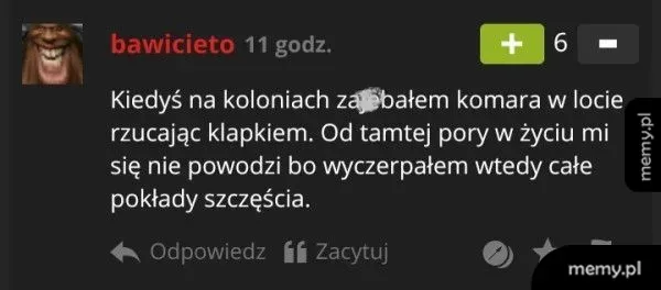 Tekst na czarnym tle z emotikoną uśmiechu.