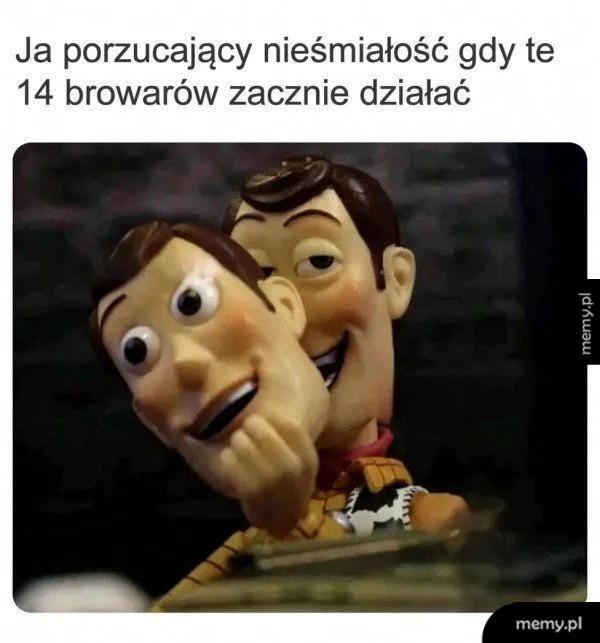 Kowboj Chudy z Toy Story trzymający maskę z własną twarzą.